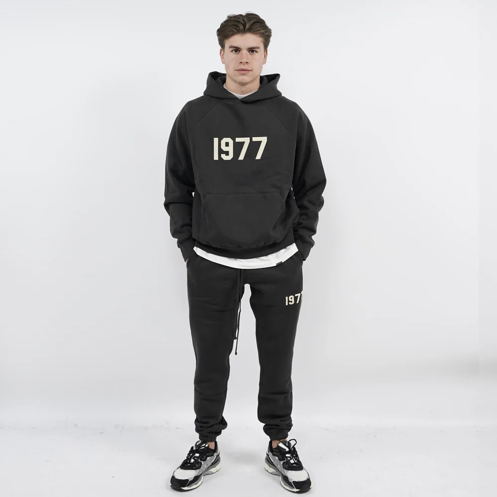 Essentials 1977 Pak
