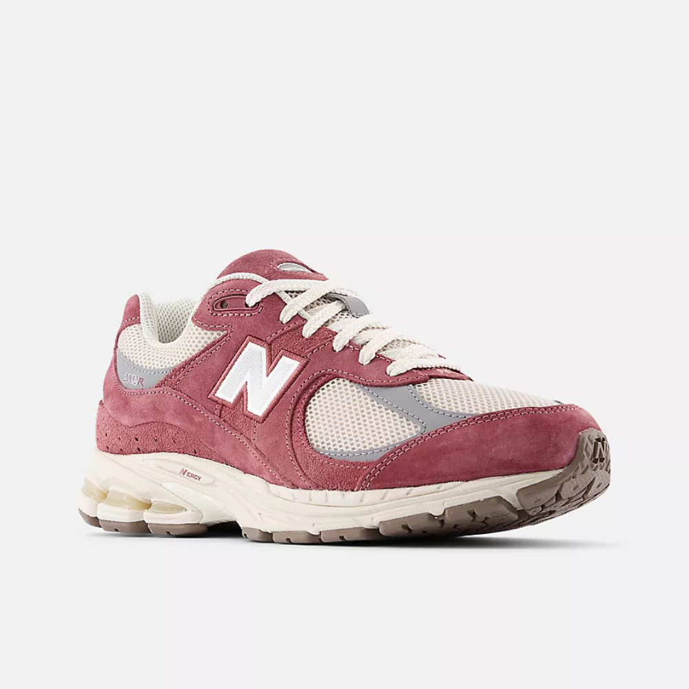 NB 2002R SNEAKERS