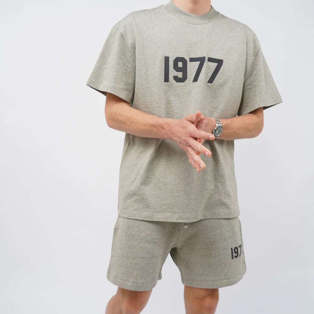 Essentials 1977 Pak Kort