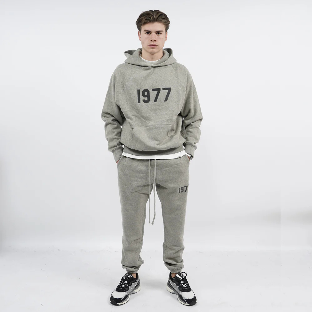 Essentials 1977 Pak